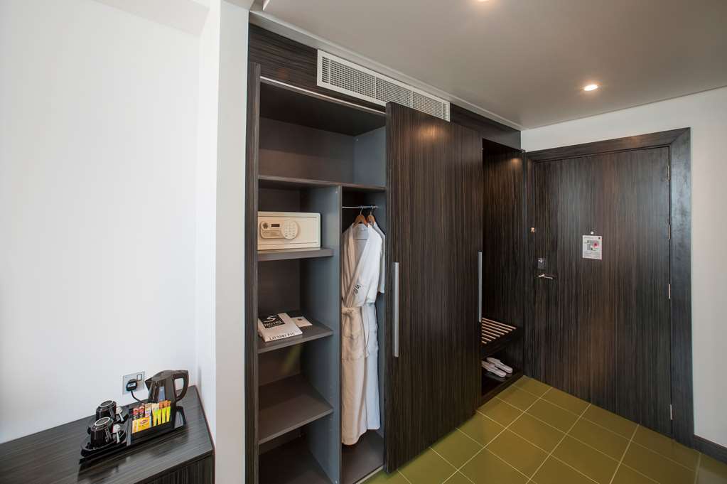 S Hotel Bahrain Sanabis Zimmer foto
